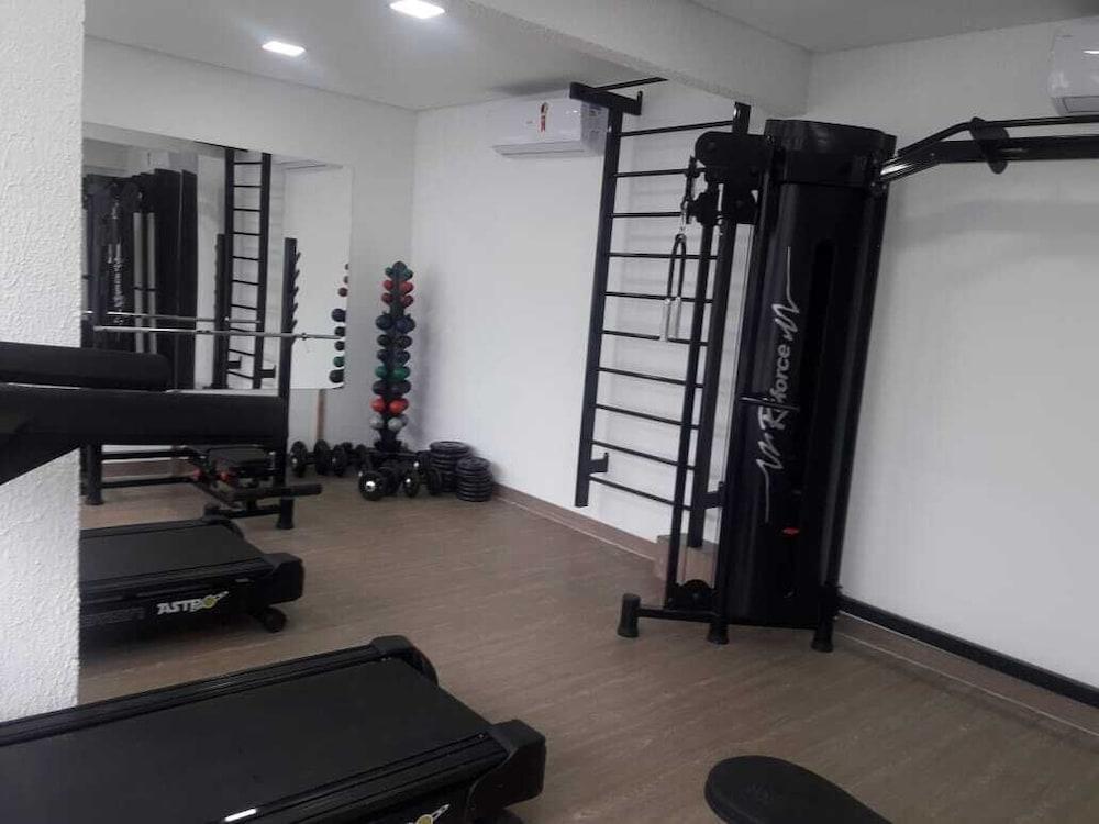 אובטובה Wembley Inn Hotel מראה חיצוני תמונה