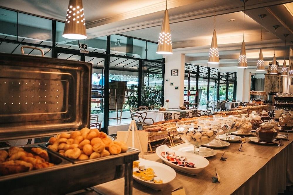 אובטובה Wembley Inn Hotel מראה חיצוני תמונה