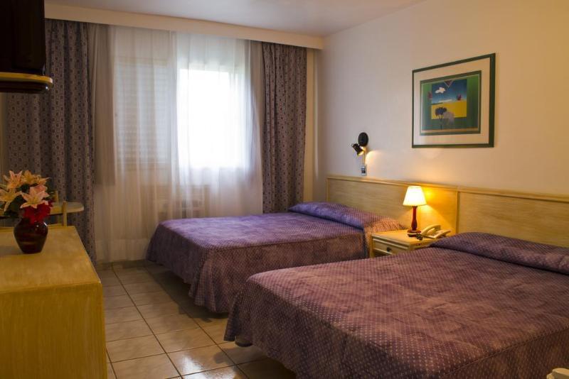 אובטובה Wembley Inn Hotel מראה חיצוני תמונה